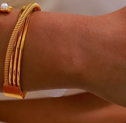 Spring Overlap Bracelet