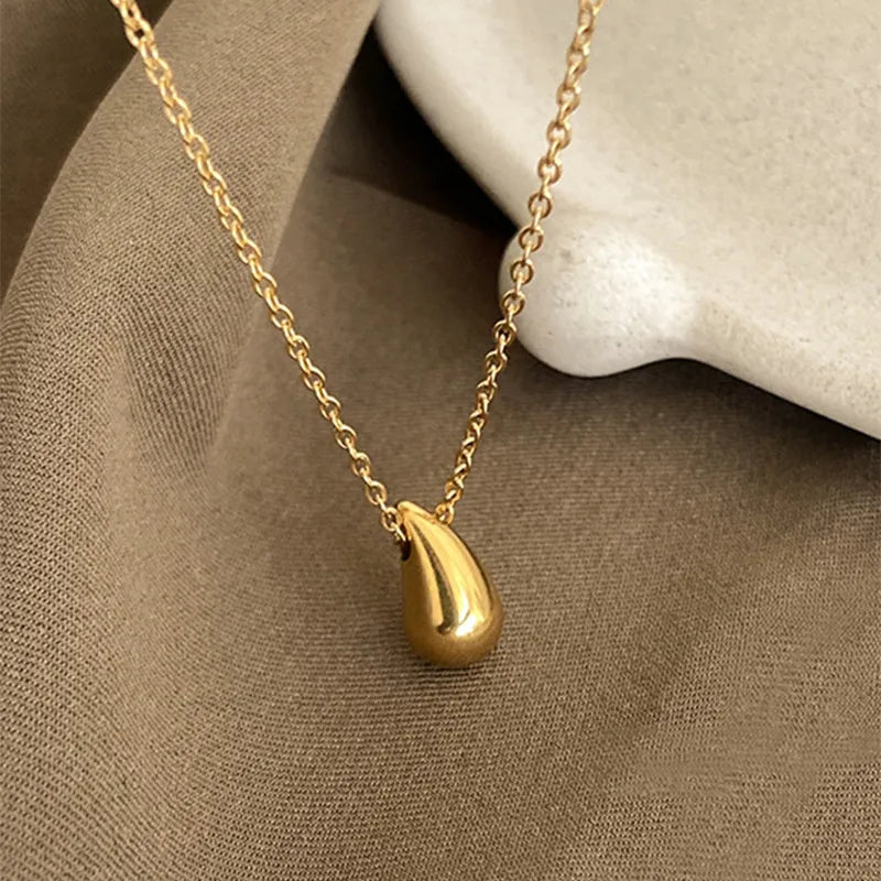 Teardrop necklace