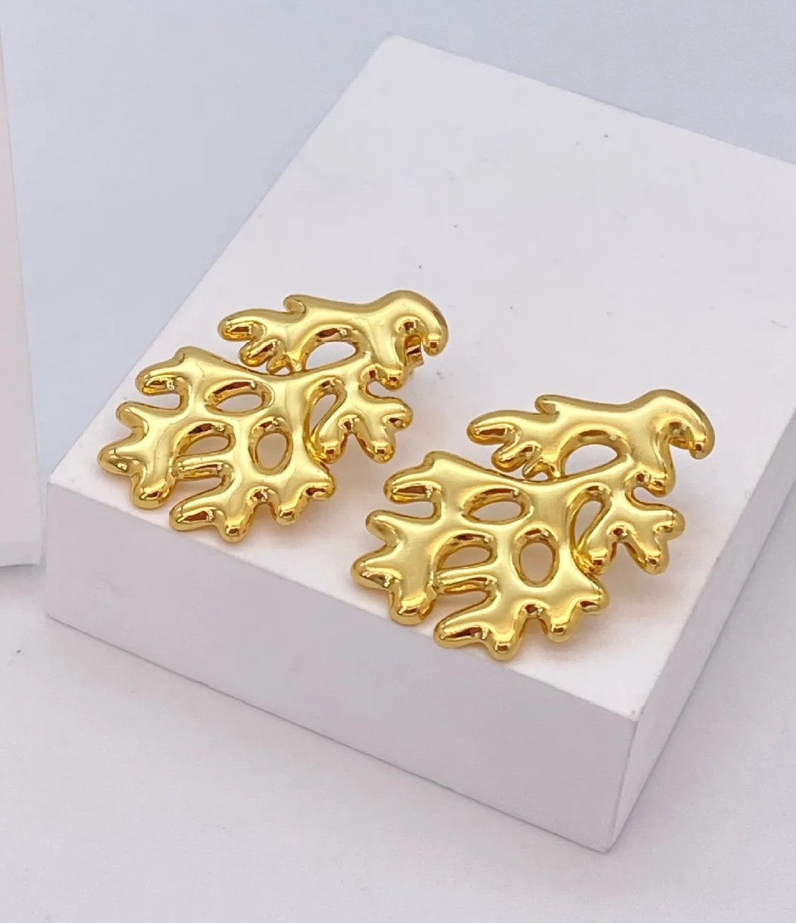 Golden Coral Studs