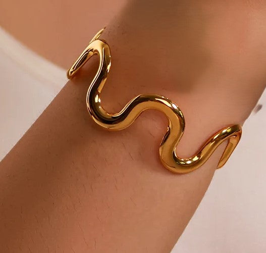 Power Ripple Bracelet