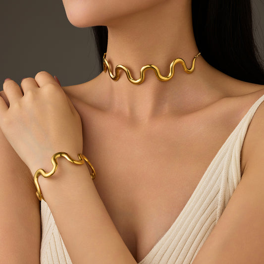 power ripple necklace