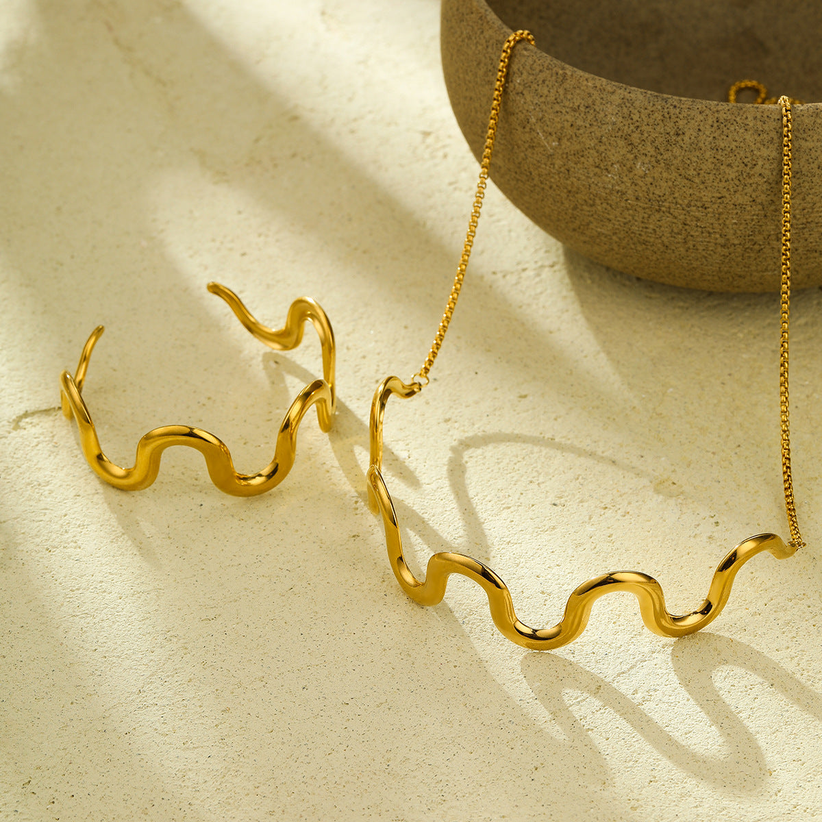 power ripple necklace