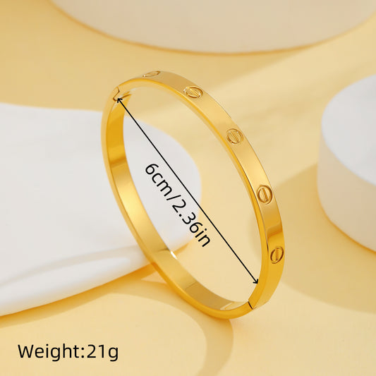 Simple solid gold bracelet