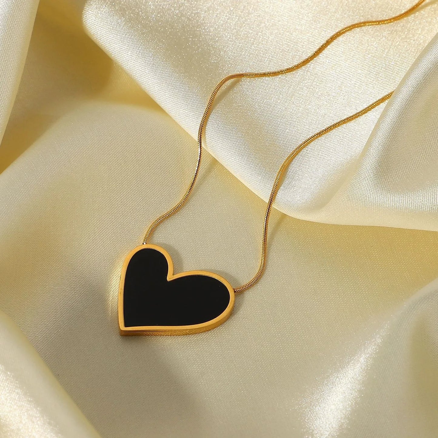 Black heart chain