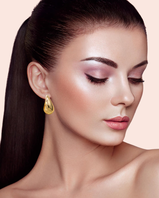 Pure teardrop studs